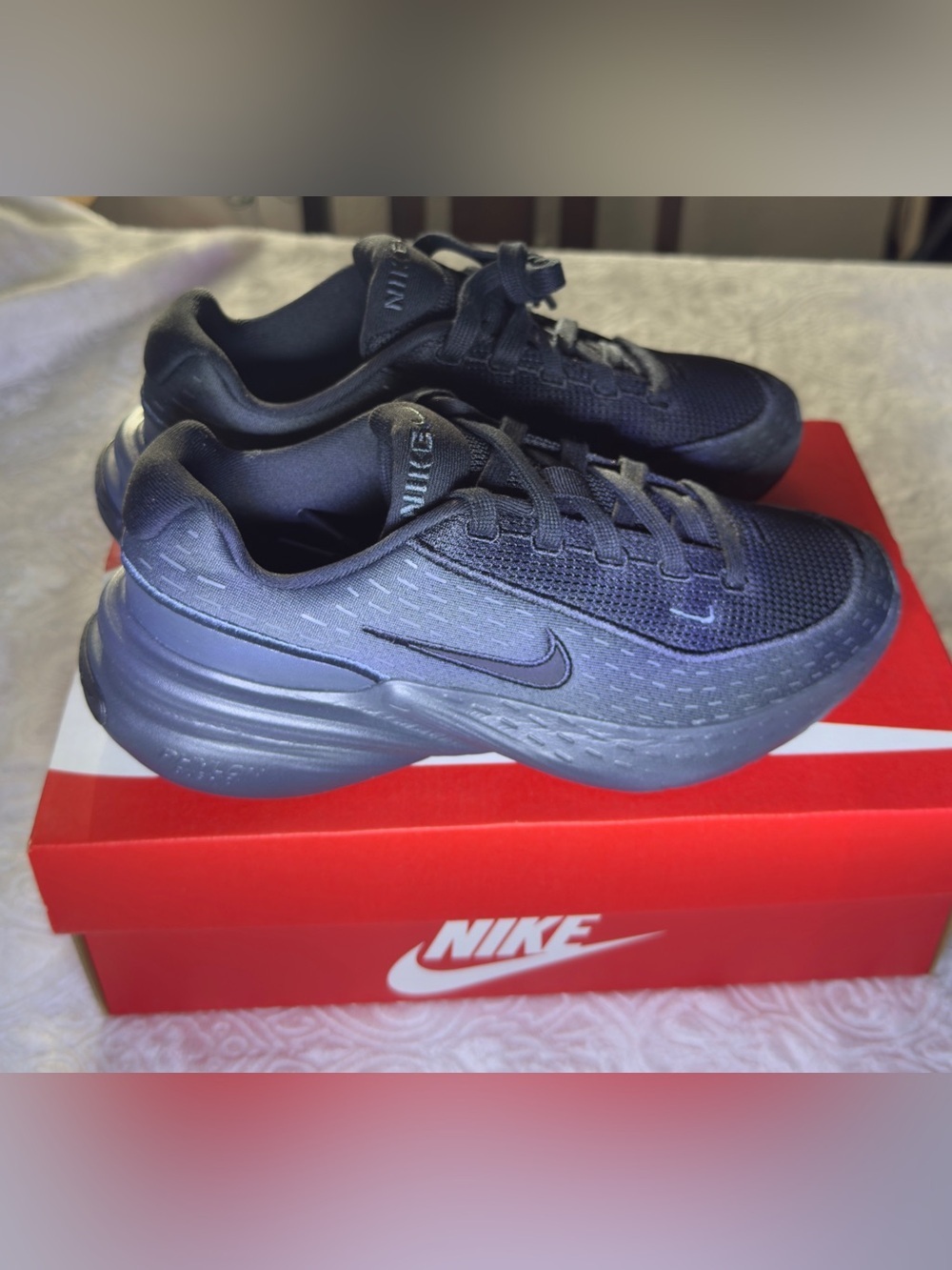 Nike Black Running Sneakers Size 6 Women’s – New in Box - Picture 3 of 6